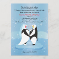 Pingouins dans l'invitation de l'amour