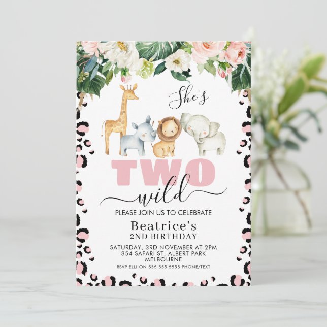 Invitation Pink Cheetah Print She's Two Wild 2nd Birthday (Debout devant)