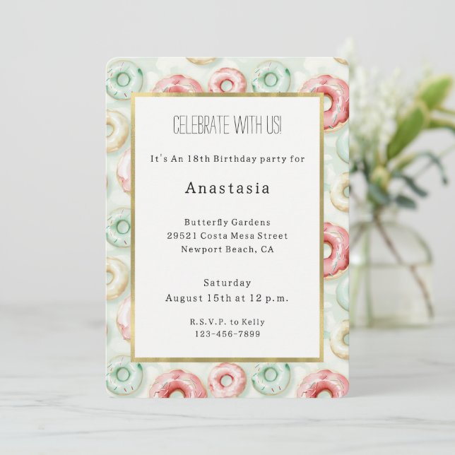 Invitation Pink Cream Donuts Birthday (Debout devant)