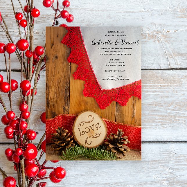 Invitation Pins rustiques et dentelle rouge Mariage d'hiver (Set a festive tone for your marriage with the Rustic Pines Red Lace Barn Wedding Invitation.)