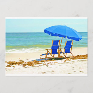 Invitation Plage, parapluie et chaises au rivage