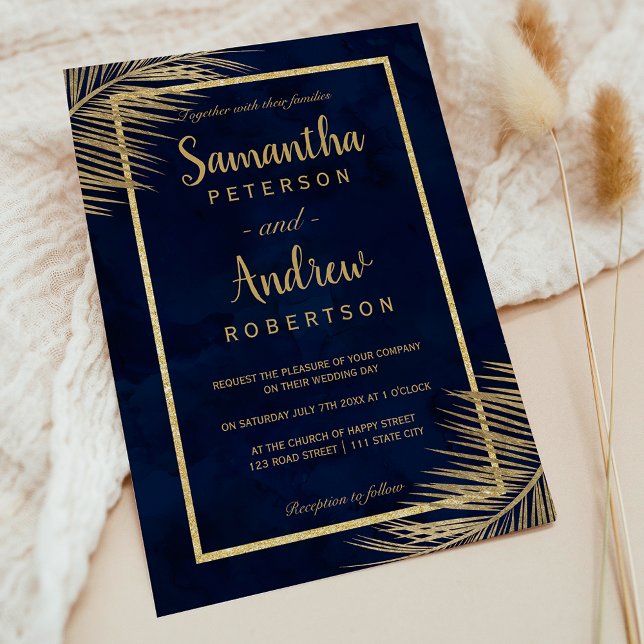 Invitation Plage tropicale de palmier d'or bleu marine mariag (Tropical gold palm tree beach navy blue wedding invitation)