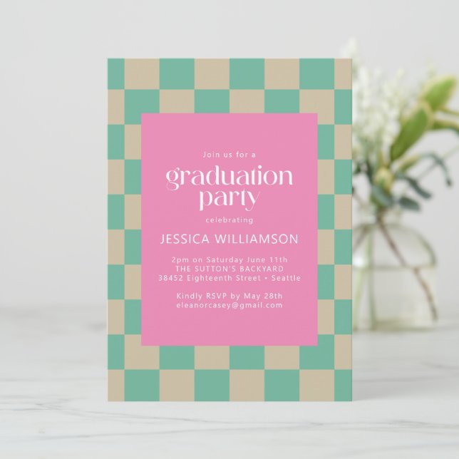 Invitation Pod Pink Mint Green Checkerboard Partie de graduat (Debout devant)