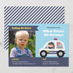 Invitation Policier mignon dans la photo d'anniversaire de vo