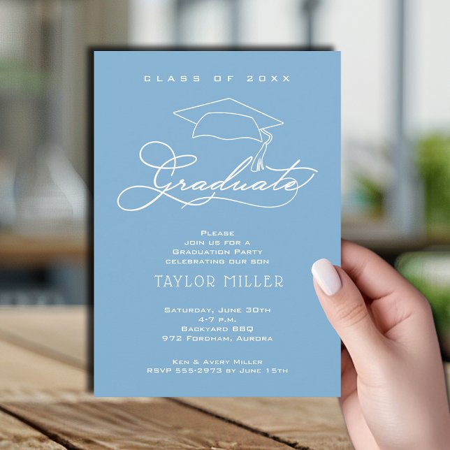 Invitation Poudre élégante de remise de diplôme Casquette Ble (Elegant white script and grad hat powder blue graduation party invitations)