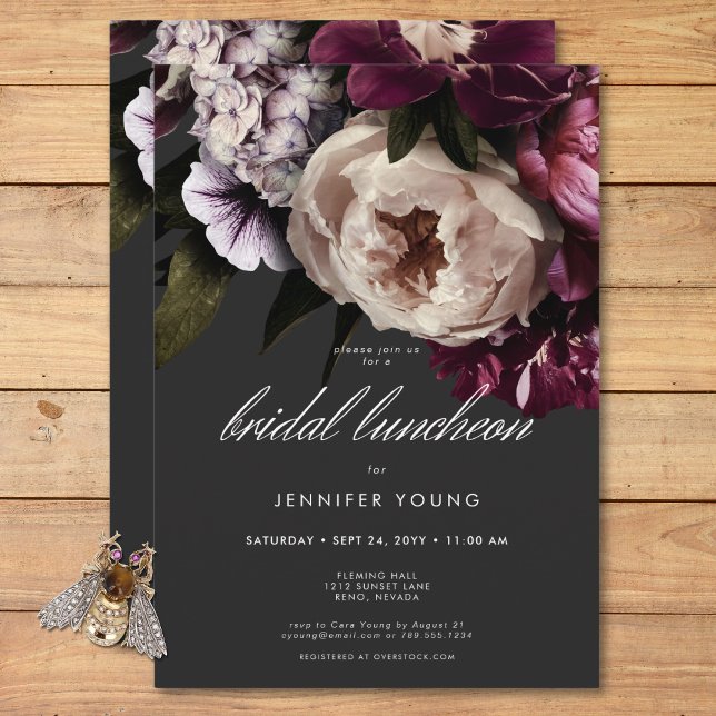 Invitation Poupées à la crème bourguignonne moderne Poupées à (Modern Burgundy Cream Peonies Floral Bridal Lunch Invitation)