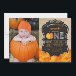 Invitation pour le premier anniversaire de citroui<br><div class="desc">Invitation pour le premier anniversaire de citrouille avec photo personnalisée,  fond orange et toile de jute. Pour une personnalisation plus poussée,  veuillez cliquer sur le bouton "Personnaliser" et utiliser notre outil de conception pour modifier ce modèle.</div>