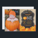 Invitation pour le premier anniversaire de citroui<br><div class="desc">Invitation pour le premier anniversaire de citrouille avec photo personnalisée,  fond orange et toile de jute. Pour une personnalisation plus poussée,  veuillez cliquer sur le bouton "Personnaliser" et utiliser notre outil de conception pour modifier ce modèle.</div>
