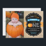 Invitation pour le premier anniversaire de garçon<br><div class="desc">Invitation pour le premier anniversaire de garçon avec photo personnalisée,  orange et bleu,  tableau noir et fond en toile de jute. Pour une personnalisation plus poussée,  veuillez cliquer sur le bouton "Personnaliser" et utiliser notre outil de conception pour modifier ce modèle.</div>