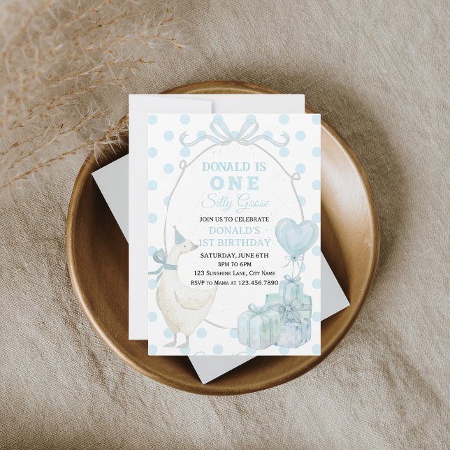 Invitation pour le premier anniversaire d'un garço (One Silly Goose is turning ONE! 🦢 Get this adorable, high-quality invite & party like a flock!)