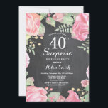Invitation pour les 40 ans avec surprise florale b<br><div class="desc">Invitation pour les 40 ans avec surprise florale botanique. Invitation d'anniversaire aux pivoines roses florales pour femmes. Fleur florale aquarelle. Fleurs élégantes de rose et de pivoine roses. Anniversaire adulte. Fond tableau noir. Noir et blanc. 13e 15e 16e 18e 20e 21e 30e 40e 50e 60e 70e 80e 90e 100e, tous...</div>