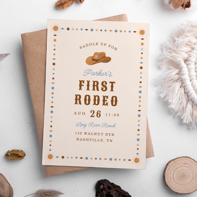 Invitation Premier Rodéo Anniversaire Cowboy Western ("First Rodeo" 1st birthday party invitation with cute cowboy hat and Western pattern.)
