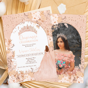 Invitation princesse quinceanera de tiara fleurie et dorée ro