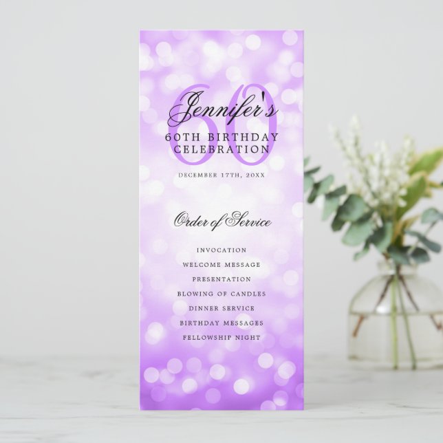 Invitation Purple Bokeh 60th Birthday Program avec menu (Debout devant)