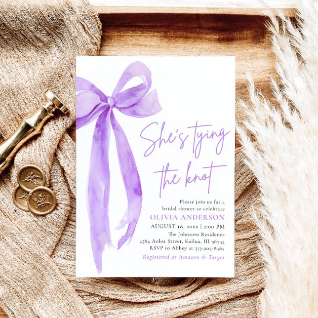 Invitation Purple Bow Elle Tying the Knot Fête des mariées (Modern Elegant Purple Bow Ribbon Coquette She's Tying the Knot Bridal Shower Invitation)
