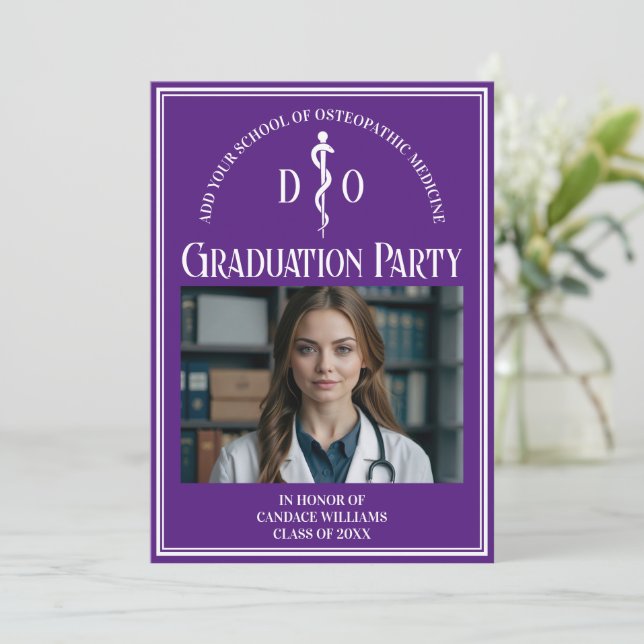 Invitation Purple Ostéopathie Médicale de l'école fête de gra (Debout devant)
