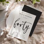 Invitation Quarante | Typographie moderne du B&W 40th Birthda<br><div class="desc">Ces invitations simples, élégantes mais sophistiquées à la fête du 40e anniversaire comportent le mot "quarante" dans un script de calligraphie de style manuscrit et une typographie sans serif moderne et bien espacée. Vous pouvez changer le jeu de couleurs facilement à votre propre palette de deux couleurs sur mesure en...</div>