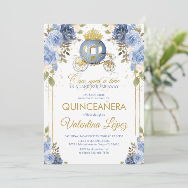Invitation Quinceañera Baby Blue Floral Cendrillon Coach (Debout devant)