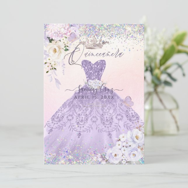 Invitation Quinceanera Holographique Dream Dusty Robe violett (Debout devant)