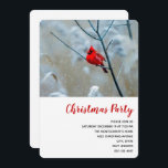 Invitation Red Cardinal dans Winter Nature Photo de Christmas<br><div class="desc">Une invitation à la fête de Noël avec une photo nature pittoresque représentant un cardinal rouge vif. Contrasté sur fond d'hiver avec feuillage couvert de neige.</div>