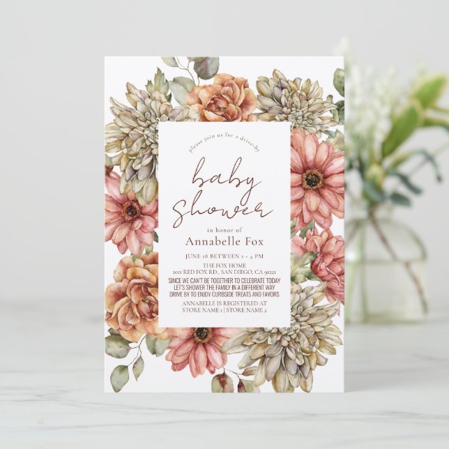 Invitation Red Gerbera & White Dahlia Drive-by Baby shower (Debout devant)