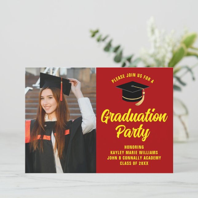 Invitation Red Yellow Graduate Photo 2025 Graduation Party (Debout devant)
