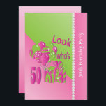 Invitation Regardez qui a 50 ans en rose pâle - 50 ans<br><div class="desc">Regardez qui a 50 ans en rose - 50e anniversaire modèles d'invitation. Un design moderne prêt à customiser pour votre fête ou événement. Customisez l'avant et l'arrière avec les détails de votre événement, le style de police, la couleur de police. Recherchez les produits correspondants disponibles serviettes, sacs-cadeaux, boutons, marque -...</div>