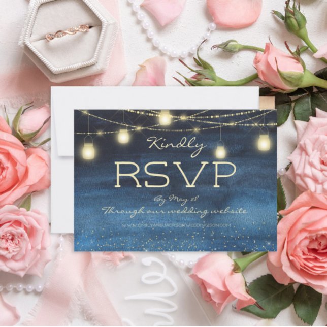 Invitation Réponse de mariage Lanternes Guirlandes dorées Ble (Navy blue with gold string lights and glitter wedding RSVP card)