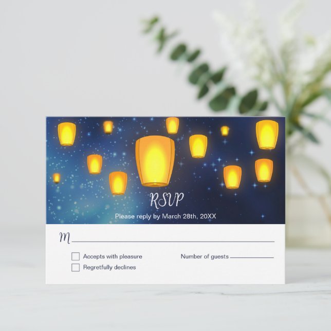Invitation Réponse du Mariage des lanternes flottantes RSVP (Debout devant)