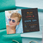Invitation Retro Arcade Jeu Anniversaire de enfant<br><div class="desc">Ces fantastiques invitations de fête d'anniversaire de thème de joueur avec une vidéo de jeu d'arcade vintage de lettrage rétro sur une grille de points gris foncé et blanc. "[Nom] a atteint le niveau [âge]" apparaît en haut dans les lettres numériques rétro, avec les détails de votre fête en dessous....</div>
