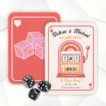 Invitation Retro Mod Enregistrer le Mariage de la machine à s<br><div class="desc">Appuyez sur le Jackpot en jouant aux cartes avec des polices amusantes avec une ambiance rétro mod. Dispose d'une carte de faux jeu Ace of Hearts avec un design amusant de machine à sous d'inspiration rétro et des dés sur le dos. Couleurs rouge, noir, orange et blanc crémeux très clair....</div>