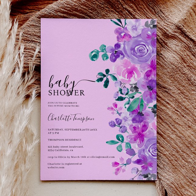 Invitation Romantique fleurs violet lavande baby shower (Romantic purple flowers lavender baby shower invitation on light pink)
