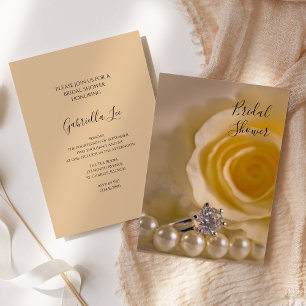 Invitation Rose blanche, perles et Fête des mariées d'anneau
