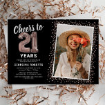 Invitation Rose Gold 21st Birthday Photo<br><div class="desc">Célébrez le grand jalon de l'âge de vingt et un ans avec nos élégantes invitations à la fête d'anniversaire. Avec un arrière - plan noir tendance personnalisable, un spot photo personnel et des accents dorés roses, ces invitations laisseront une impression durable. Les détails roses du ballon en hélium ajoutent une...</div>