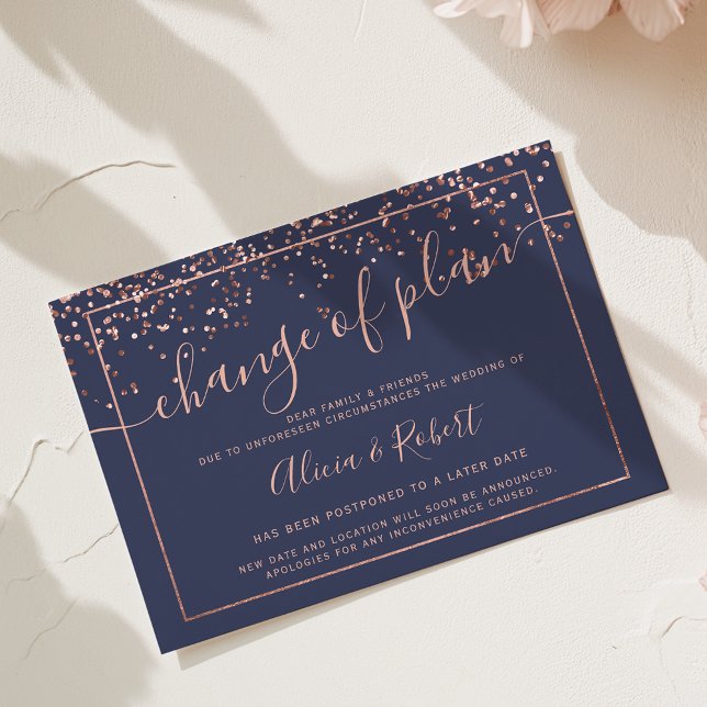 Invitation Rose gold bleu marine écriture reportée changement (Rose gold navy blue script postponed change plan invitation change of plan)