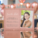 Invitation Rose Gold Parties scintillant Sweet 16 Enregistrer<br><div class="desc">Rose Gold Sparkle Parties scintillant Sweet sixteen Monogramme Nom et initiale Enregistrer la date Anniversaire Fête Photo Invitation. Cette image enregistrer la date invitation est parfait pour le Rose Gold Sparkle Parties scintillant Sweet 16 Anniversaire Fête à la recherche de célébrer dans Rose Rose Or. Vous pouvez mettre à jour...</div>