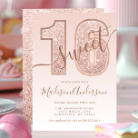 Invitation Rose Parties scintillant or Script Sweet 16 fête d<br><div class="desc">Rose Gold Parties scintillant Script Sweet 16 Anniversaire Fête Invitation. Ce design branché est accentué par la parties scintillant d'or rose contre un arrière - plan rose et sombre. Personnalisez ce design personnalisé avec vos propres détails.</div>