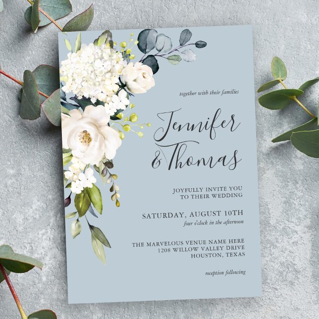 Invitation Roses blanches et Hydrangée sur Mariage Floral ble (Beautiful dusty blue wedding invitation with white roses and hydrangea florals.)