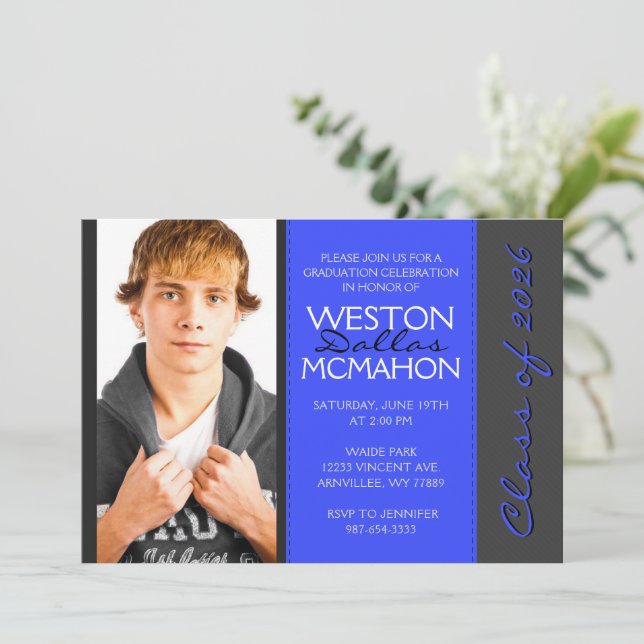 Invitation Royal Blue & Pinstripe Grey Photo Graduation (Debout devant)