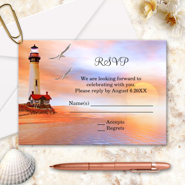 Invitation RSVP pour une cérémonie de mariage au p (Wedding RSVP invitation or enclosure card with a painting of a lighthouse at the beach)