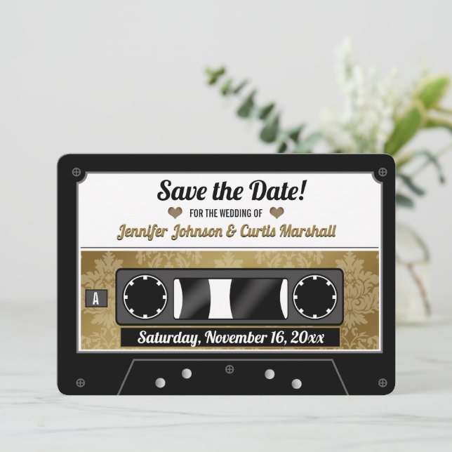 Invitation Ruban de cassette rétro pour mariage, Enregistrer  (Debout devant)