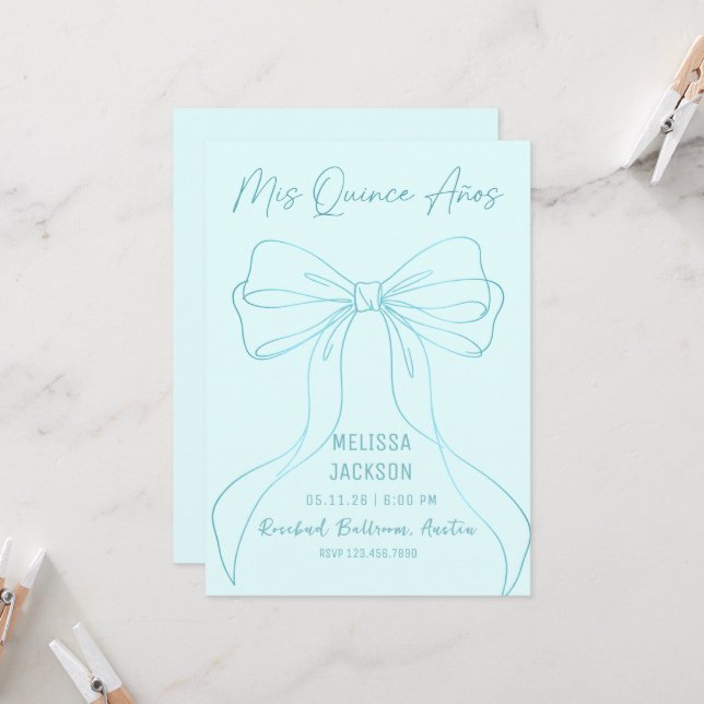 Invitation Ruban élégant bleu clair Quinceanera  (Devant/Arrière en situation)