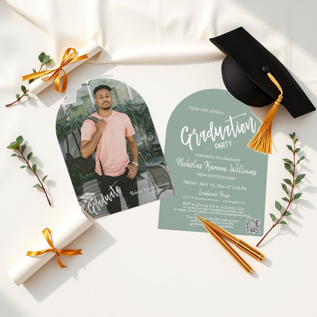 Invitation Sage Green Arch Photo Graduation Party QR Code (Créateur téléchargé)