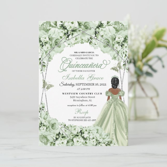 Invitation Sage Green Elegant Floral Quinceanera (Debout devant)