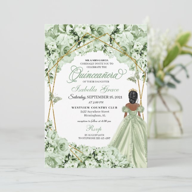 Invitation Sage Green Gold Princesse Robe Quinceanera (Debout devant)