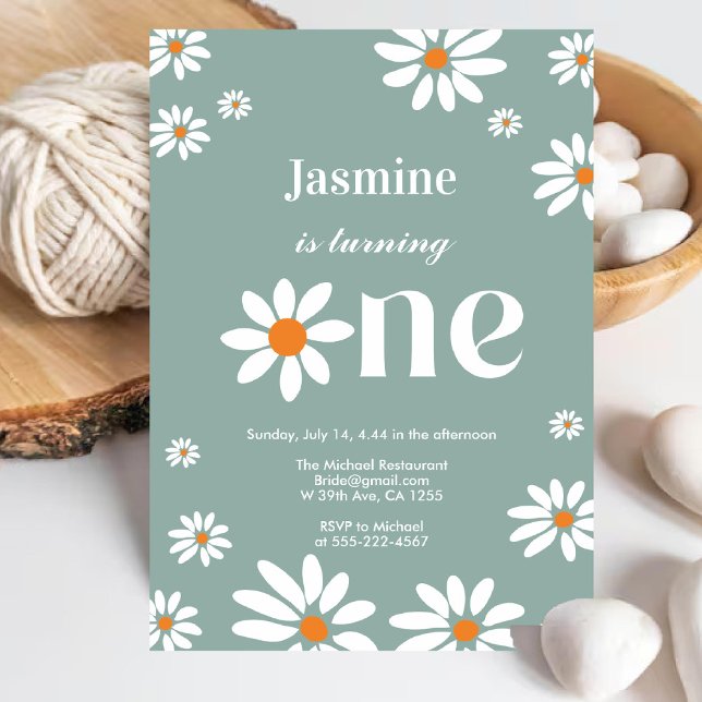 Invitation Sage Green Retro Super Daisy Florals 1er anniversa (Sage Green Retro Groovy Daisy Florals 1st Birthday Invitation)