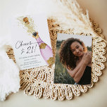 Invitation Salutations à 21 photo violet et or Anniversaire<br><div class="desc">Dites bonjour à 21 en style avec cette invitation chic et amusante fête d'anniversaire champagne! Faites bouillonner vos amis avec excitation et prêts à trinquer votre moment clé. Il est temps de faire pousser ce champagne et de laisser la fête s'écouler ! La plupart des lettres sont modifiables. Objets correspondants...</div>