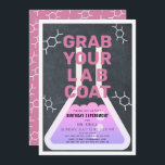 Invitation Science Experiment Flask Chalkboard Girl Birthday<br><div class="desc">Ce cool "attrape ton manteau de laboratoire" science anniversaire d'expérience invitation pour les filles dispose d'un tableau noir / tableau noir arrière - plan avec une fiole encadrée par une bordure blanche. L'envers est composé d'un arrière - plan rose avec des motifs moléculaires. Personnalisez-vous pour répondre à vos besoins. Vous...</div>