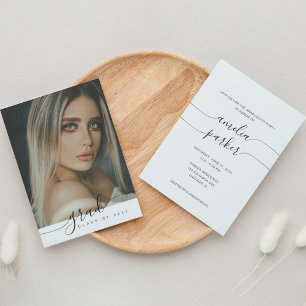 Invitation Script moderne Black and White Graduation Party