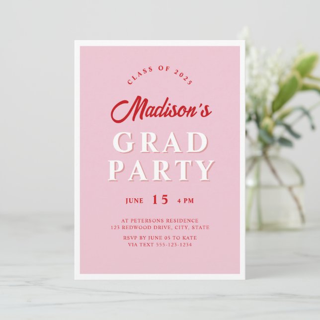 Invitation Script moderne Pink Red Edgy Graduation Party Phot (Debout devant)